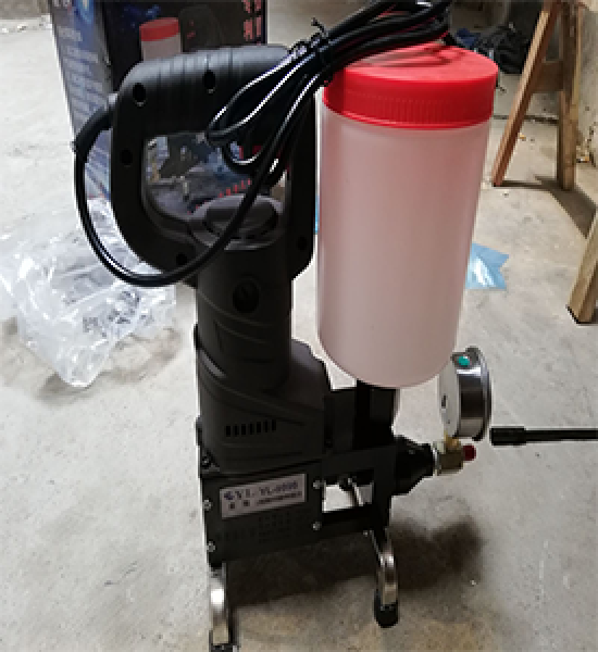 Máy bơm keo pu YL-9999